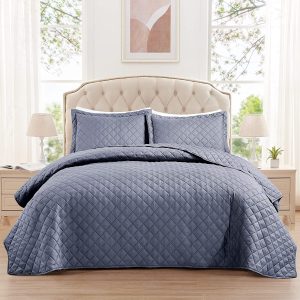 Chemical fiber bedspread